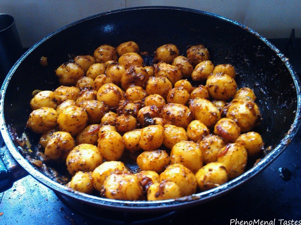 Baby Potatoes, throo da looking glass, phenomenal tastes, praveen, tangy